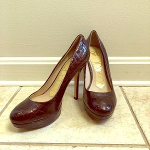 Joan & David Brown Snake Skin Pumps, Size 6